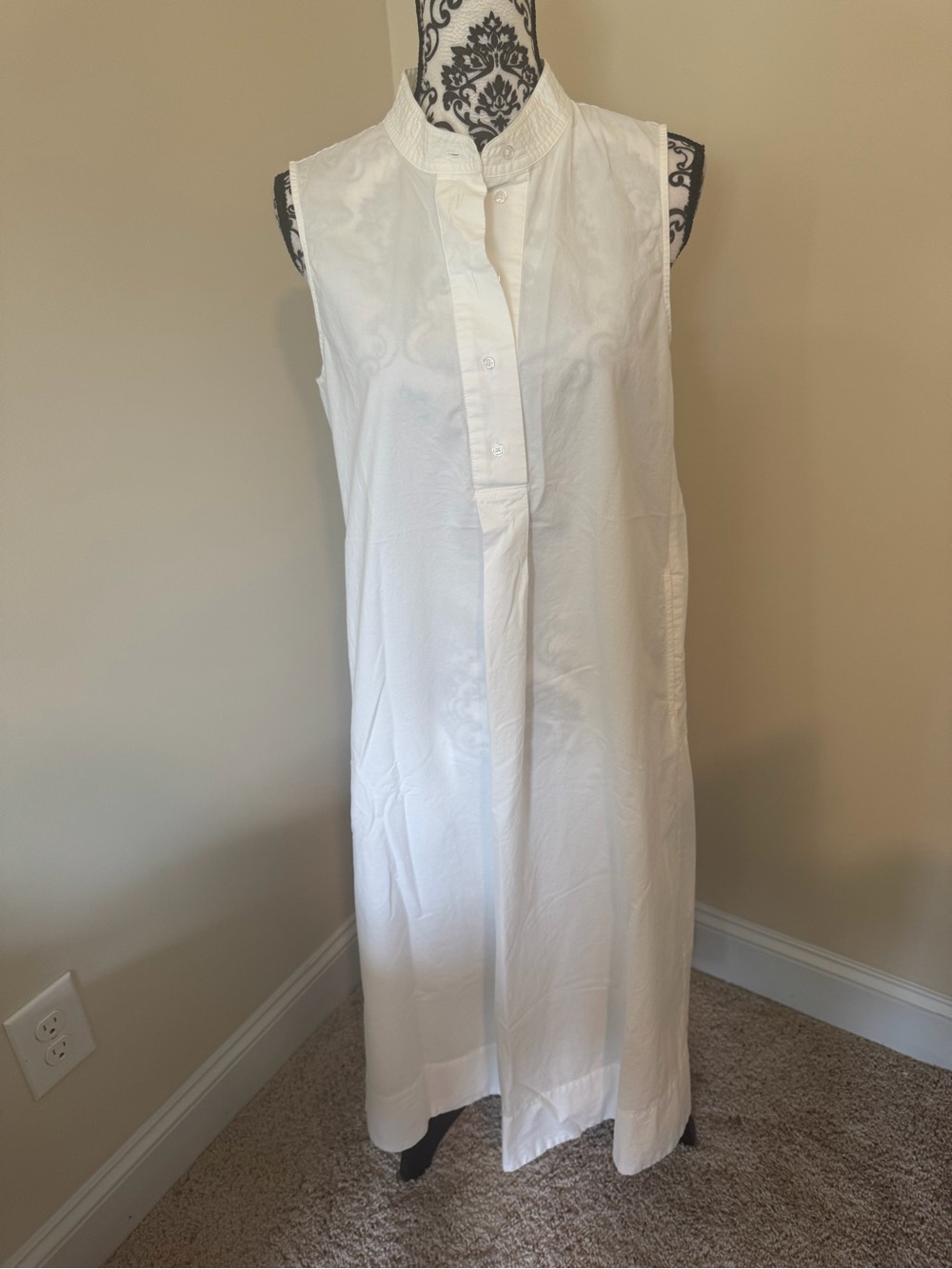Banana Republic Sleeveless White Tunic Dress - Classic Mandarin Collar